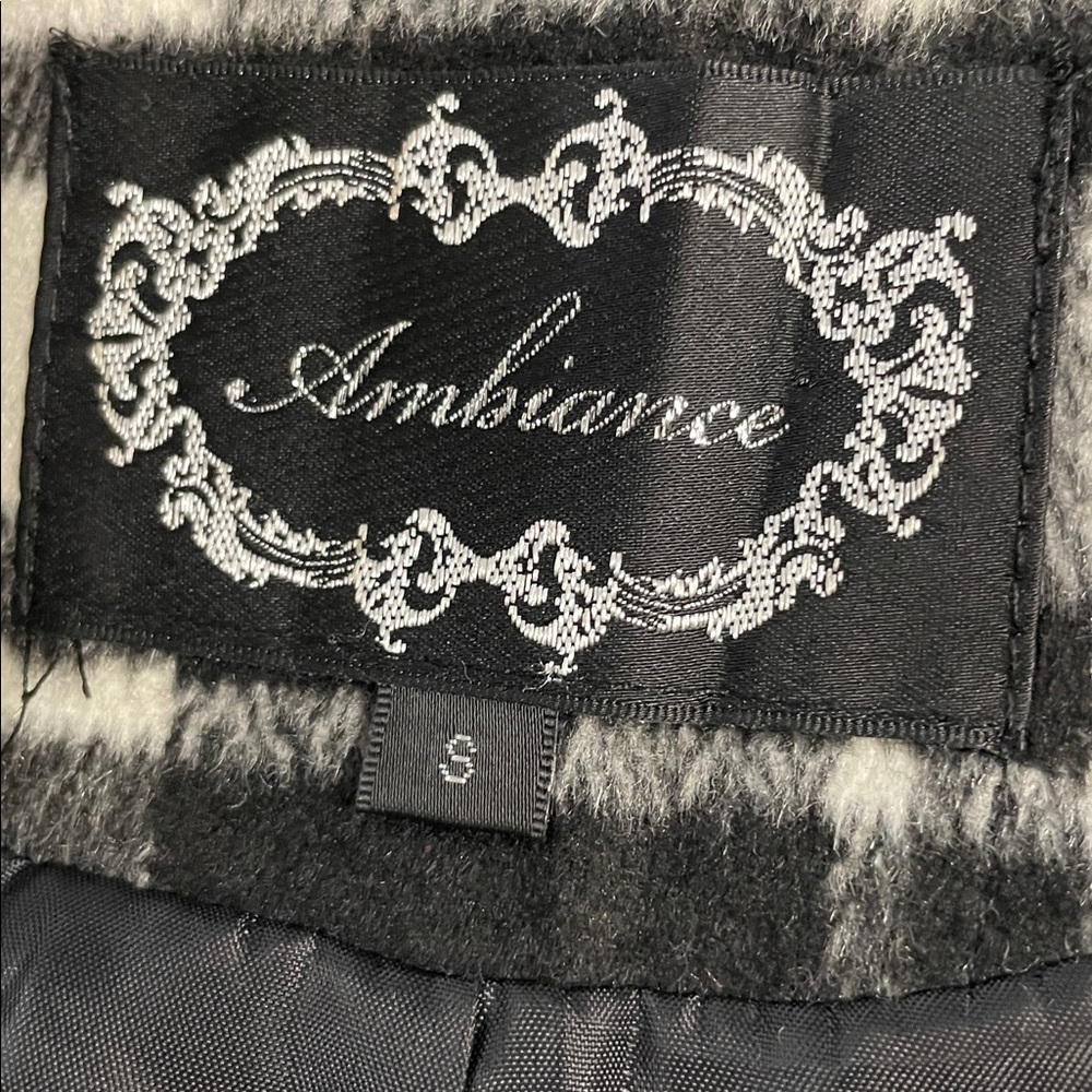 Ambiance Women's Black & White Plaid Pea Coat Jacket  Oversized Size Small Euc - Picture 10 of 13